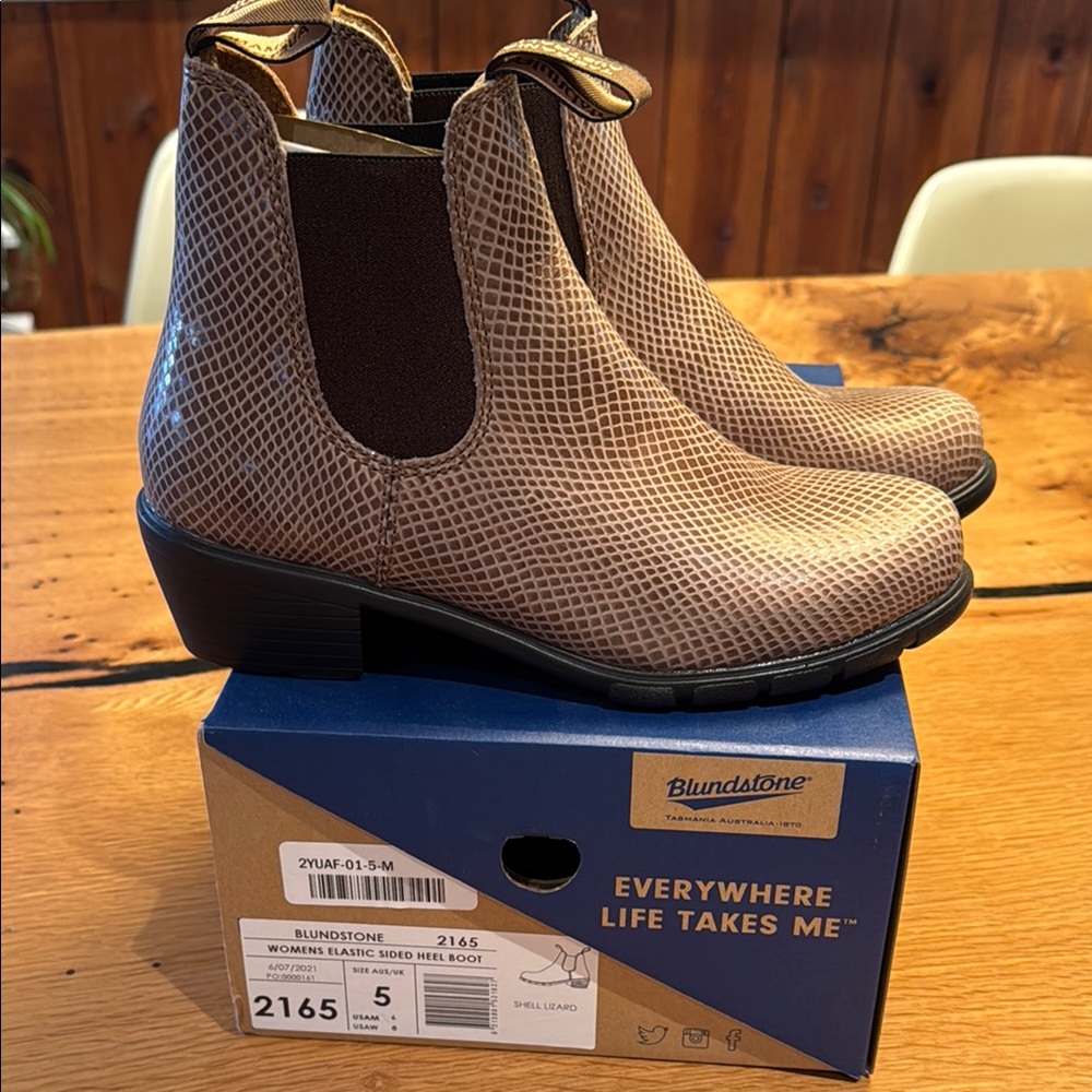 Blundstone Women's Tan Heel Boot